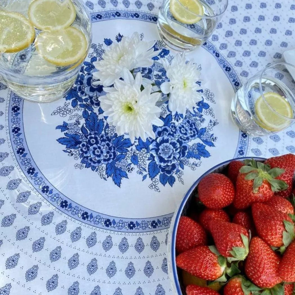 Abwaschbare Tischdecke mit Blumenmuster weiss blau